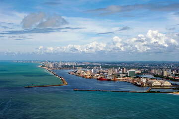 Porto de Recife - Boa Viagem ao fundo - vista aérea