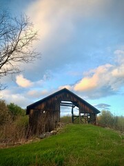Fototapeta premium old wooden barn barely standing