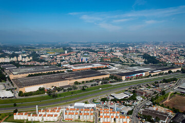 Fototapeta na wymiar Vista aérea da fábrica da Volkswagem