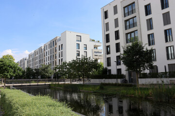 Fototapeta premium Häuser, Siedlung, Moderner Wohnungsbau, Bahnstadt Heidelberg, Deutschland