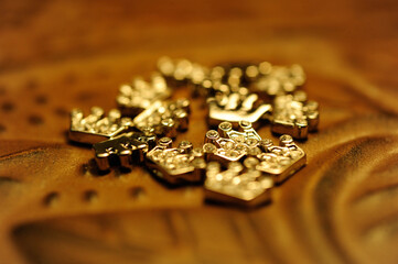 regalo corona de oro