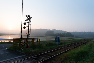 朝霧と線路