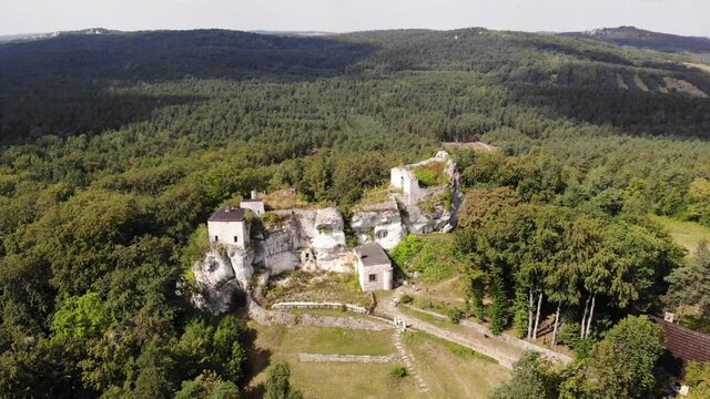 Ruiny zamku w Morsku. Wyżyna Krakowsko-Częstochowska. Jura. 