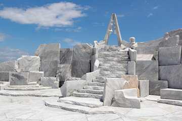 未来心の丘（みらいしんのおか） -白い大理石の庭園- 耕三寺
