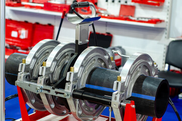 Device of butt welding of the polymeric pipes.