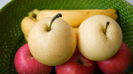 apples in a basket