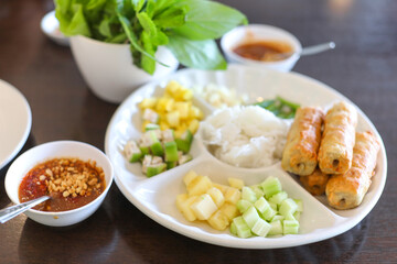 Vietnamese Meatball Wraps (Nam Neung)