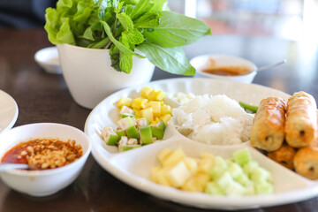 Vietnamese Meatball Wraps (Nam Neung)