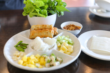 Vietnamese Meatball Wraps (Nam Neung)