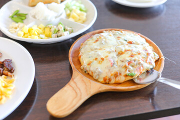 Pizza basil
