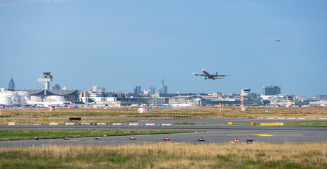 Blick auf Frankfurt Flughafen von der Besucherplattform. 