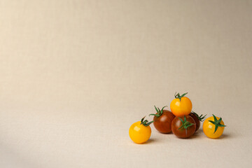 cherry tomatoes at the linen background