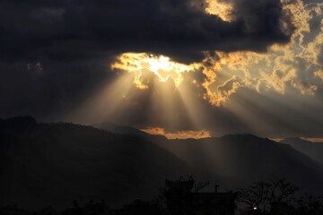 Sun rays from Strome cloud