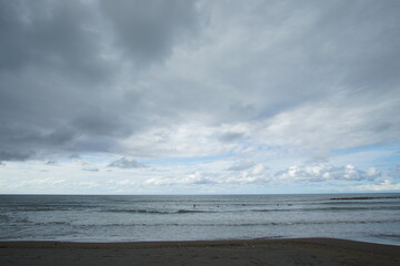 Fototapeta premium beach under a scenic sky in Japan
