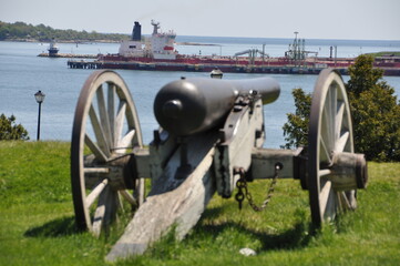 Fototapeta na wymiar Old Cannon