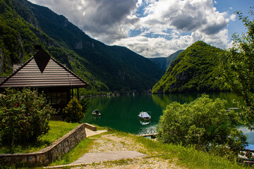 Fototapeta premium Houseboat in National Park Tara in Serbia