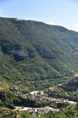 Les Gorges du Tarn et le Village de Sainte-Enimie (Lozère)