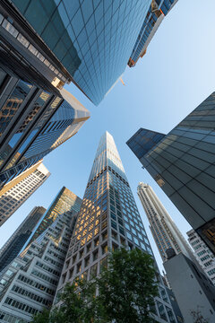 Fototapeta 432 Park Avenue skyscraper building in Midtown Manhattan, New York City, USA
