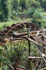 old water lift paddle wheel