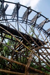 old water lift paddle wheel