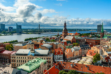 Fototapeta na wymiar Looking over the Riga old town with its medieval buildings and Daugava River