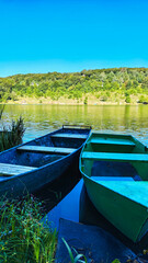 Obraz premium Boat station with lake on background in the summer season