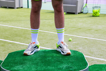 Obraz premium tennis player stands on the podium