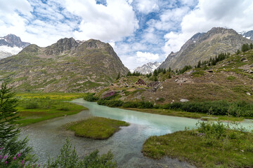 Fototapeta na wymiar Combal - Val Veny - Courmayeur - Valle d'Aosta - Italy