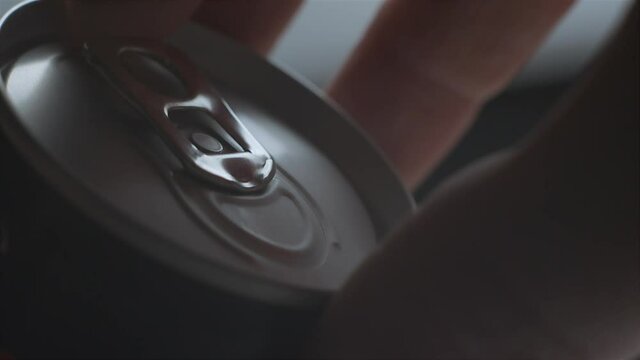 Coke can opening macro slowmotion