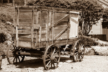 Fototapeta na wymiar Old antique Amish farm wagon