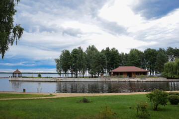 Near the reservoir there is a gazebo and a guest house, as well as a swimming pool.