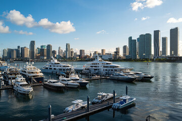 Fototapeta na wymiar Beautiful seascape bay with luxury yachts. Miami life style.