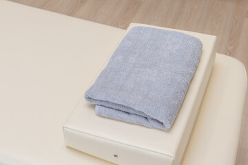 マッサージの施術用枕　顔枕