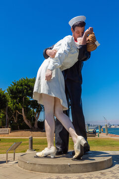 Unconditional Surrender Statue in San Diego