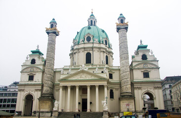 Fototapeta na wymiar St. Charles Church - Karlskirche, Karlsplatz in Vienna, Austria