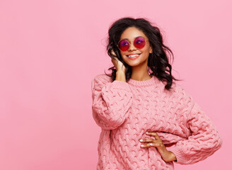 Dreamy young woman looking away.