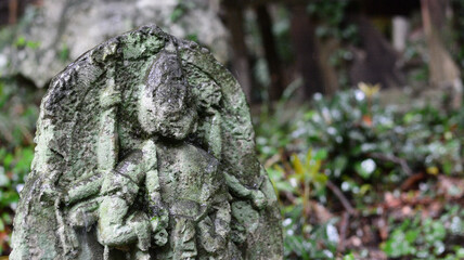 Obraz premium 登山道にあるお地蔵様