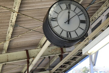 青梅駅のクラッシックな時計