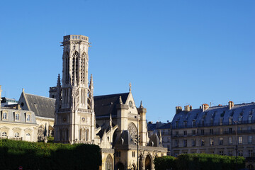 Fototapeta na wymiar Eglise parisienne