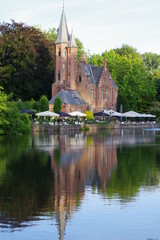 Fototapeta premium Château au bord du Minnewater au crépuscule