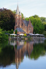 Fototapeta premium Château au bord du Minnewater au crépuscule