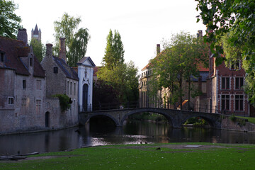 Béguinage de Bruges au crépuscule