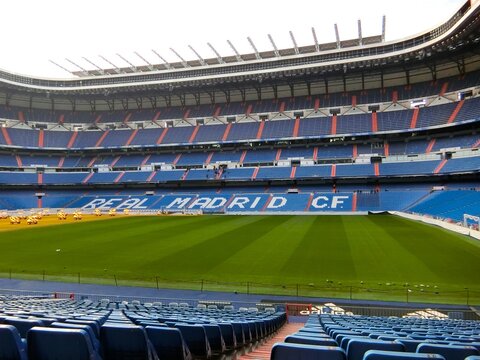 Foto Immagini Grafica Vettoriali E Video Esenti Da Royalty Per Santiago Bernabeu Adobe Stock