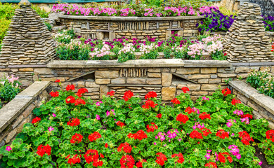Many different colors on the stone terrace in the Park.