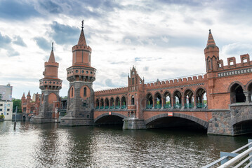 Fototapeta na wymiar Spree River and Oberbaum Bridge in Berlin