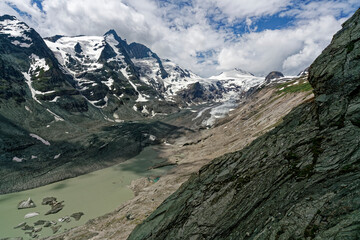 Obraz premium Hochgebirgslandschaft am Großglockner mit den Bergen der Glocknergruppe und der Pasterze, Nationalpark Hohe Tauern, Osttirol und Kärnten, Österreich