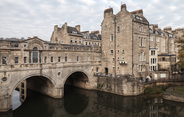 Obraz premium Bath, United Kingdom. Old town view with bridge