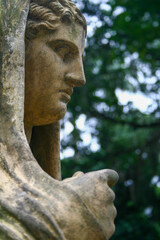Fototapeta na wymiar statue woman old peace