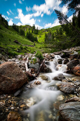 Fototapeta na wymiar Wasserfall Wanderung Serfaus Österreich