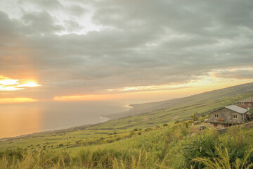 couché de soleil vu des hauteurs de la Réunion